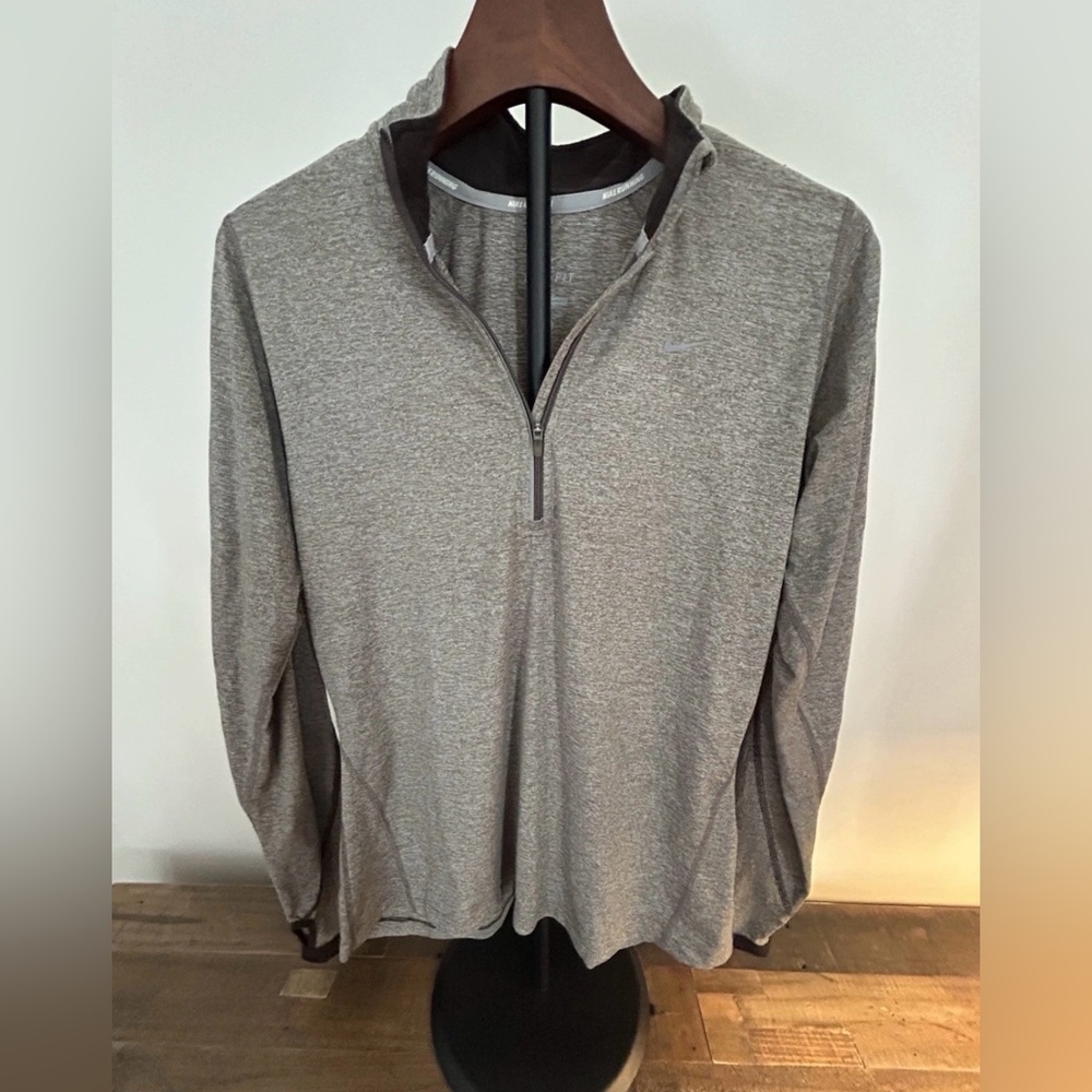 Nike Dri FIT Running Pullover Womens Medium 1/4 Zip Gray Long Sleeve Thumbholes
